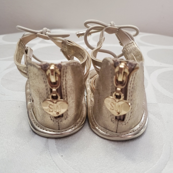 Baby stuart weitzman goldish sandal - Picture 4 of 5